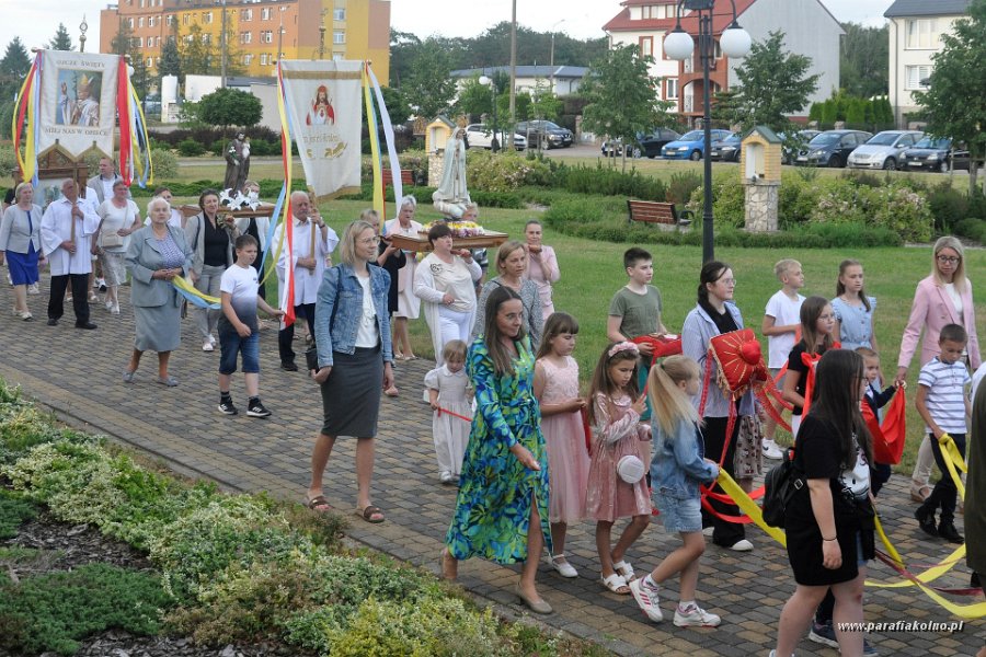 40 Procesja eucharystyczna.jpg